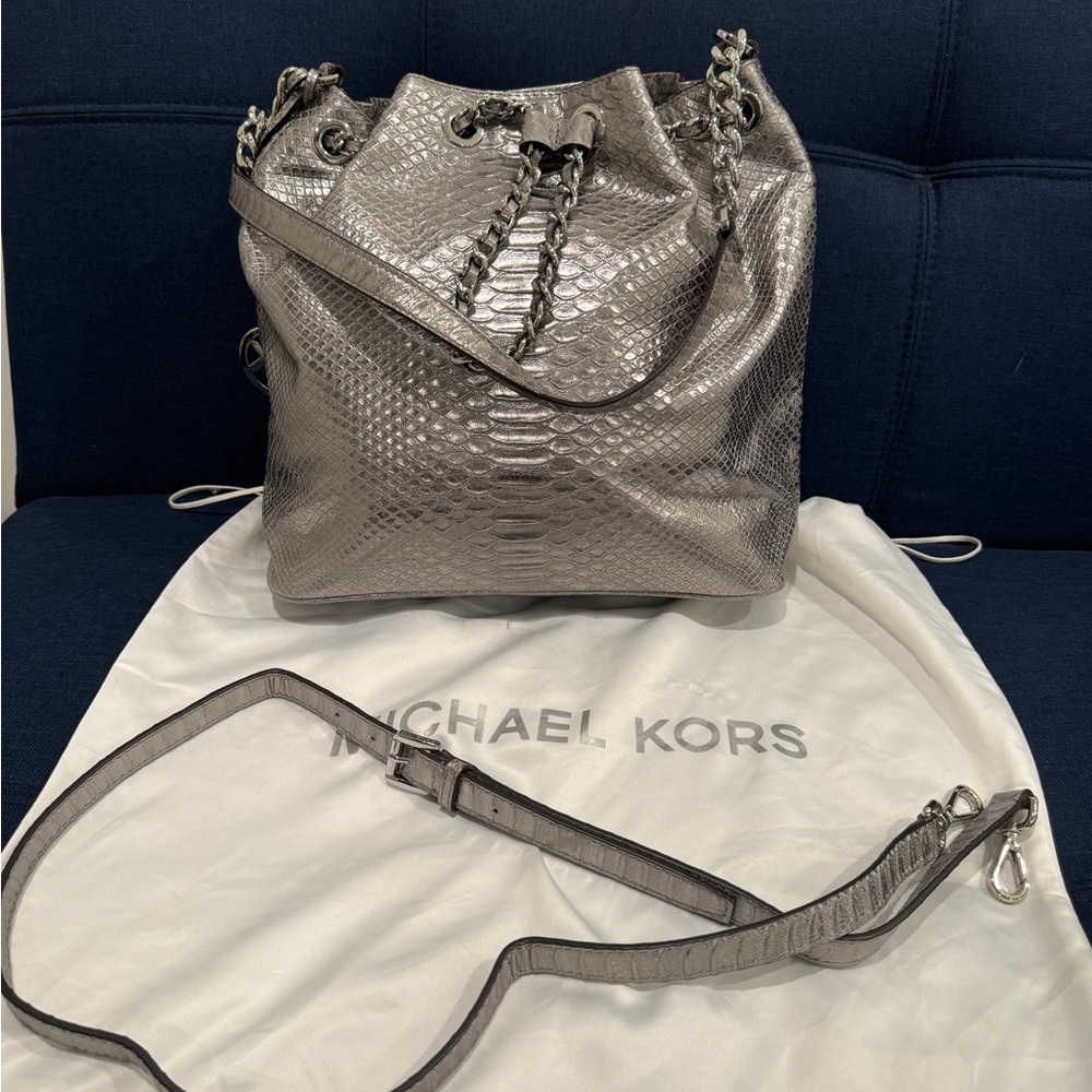 Michaels Metallic Silver Leather Bag w/dustbag